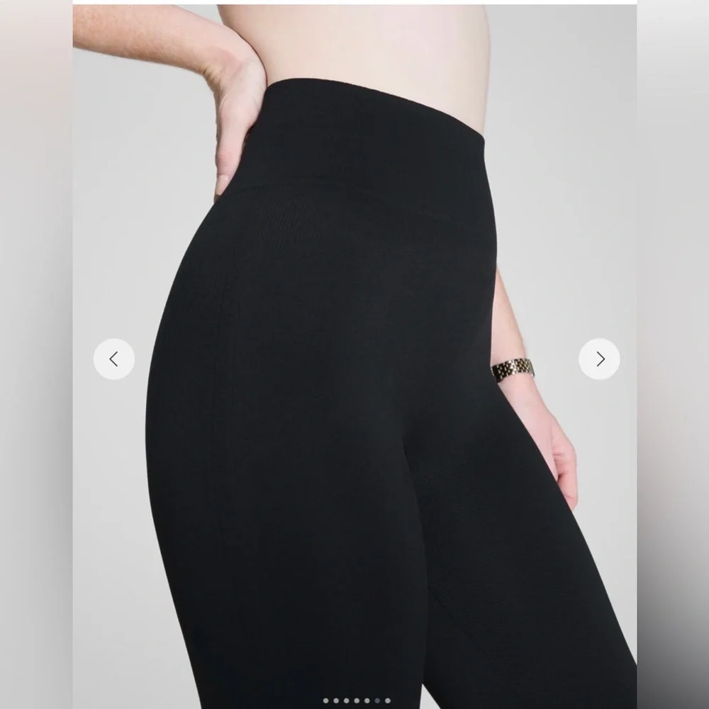 SPANXShape Black Ribbed Knit Leggings Small
